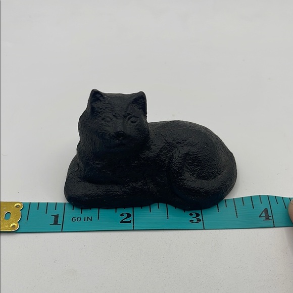 antique vintage 19thc cat cast iron paper weight small‎ 2.5 x 1.5 x 1.5 tall